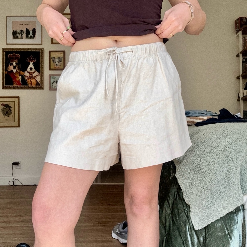 Abercrombie Light Cream Drawstring Linen-Blend Women's Shorts- Size Medium